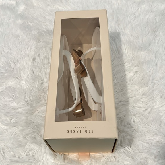 NWT- Ted Baker White Suszie Flip Flop- Size 8 US/ 39 EU - Picture 8 of 8